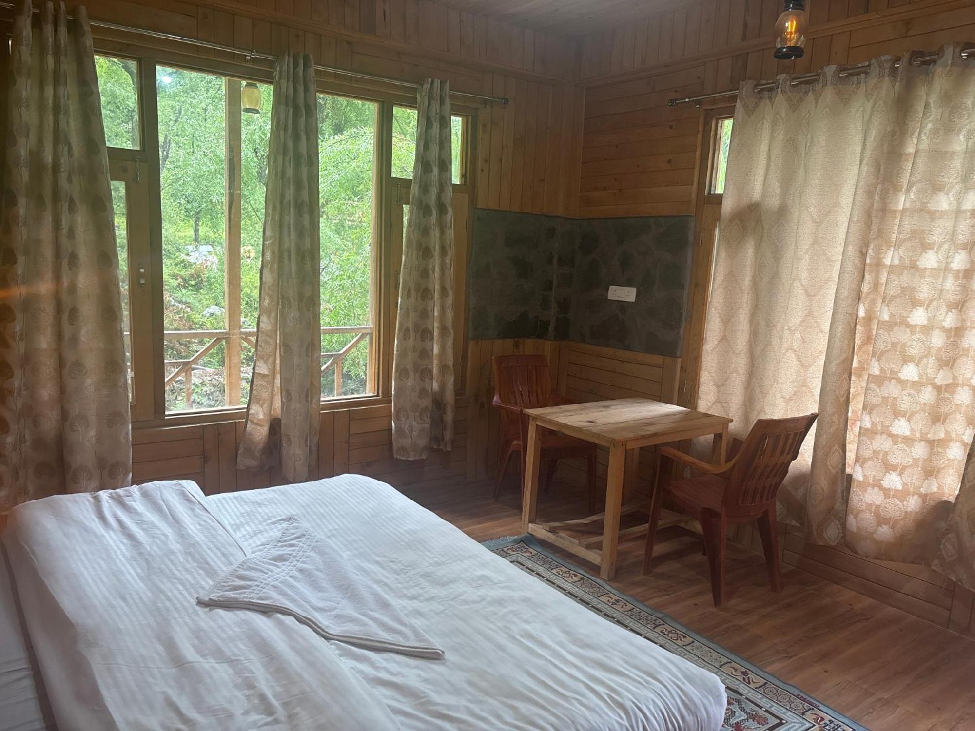 The Cozy Cabin, Jibhi Banjār Eksteriør billede