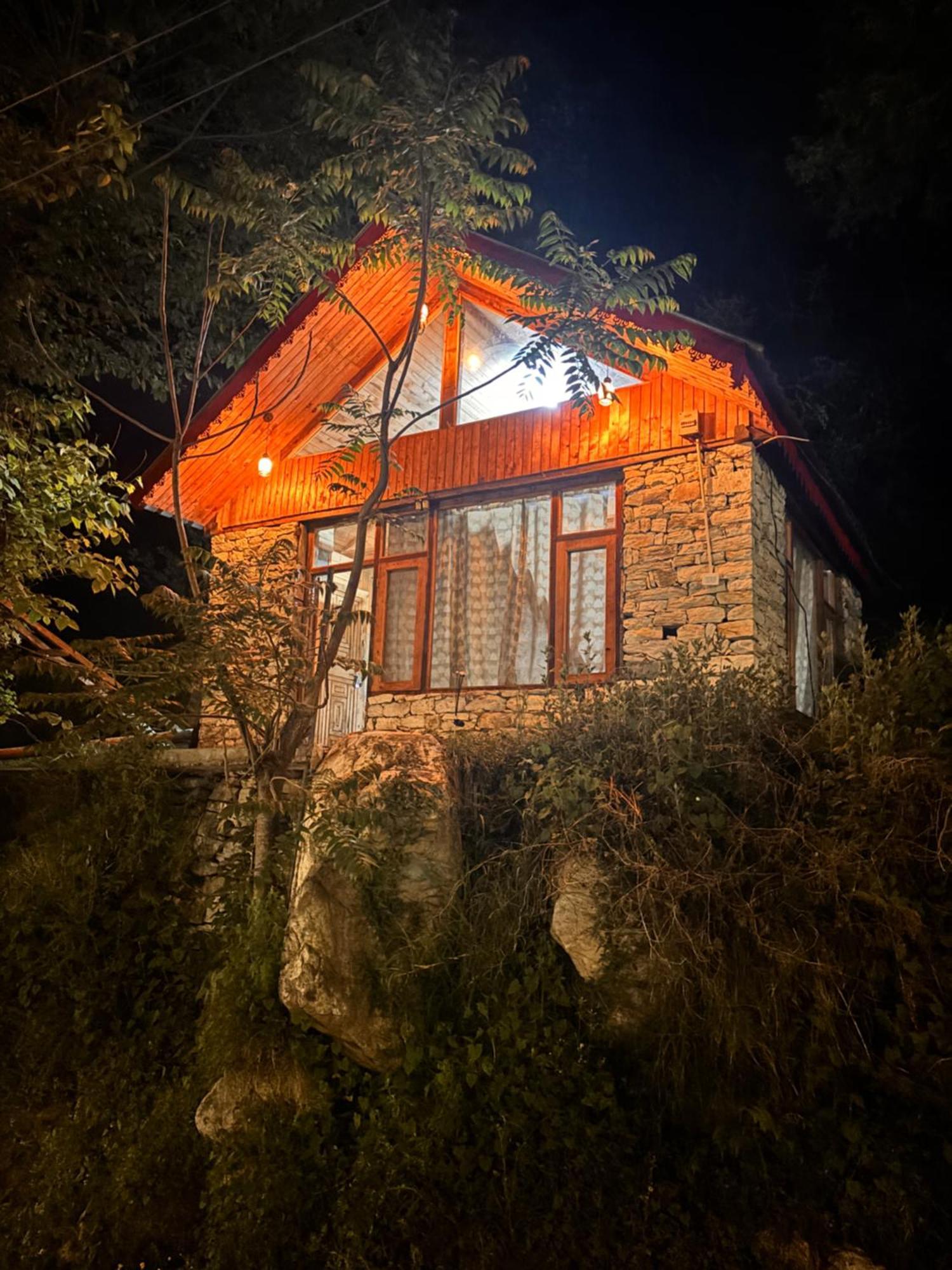 The Cozy Cabin, Jibhi Banjār Eksteriør billede